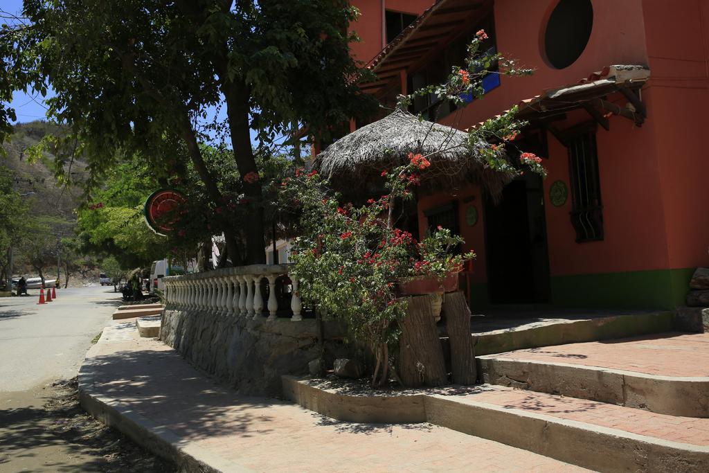 Hostal Pelikan Taganga Exterior photo